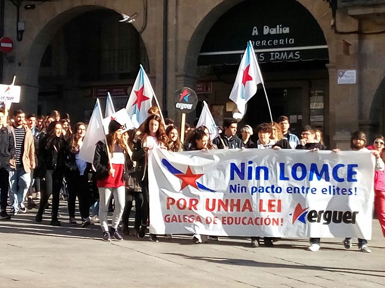 17-11-16 ManiFolgaEstudantilOurense03.jpeg